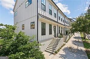 1st image of 990 Viney Way NW