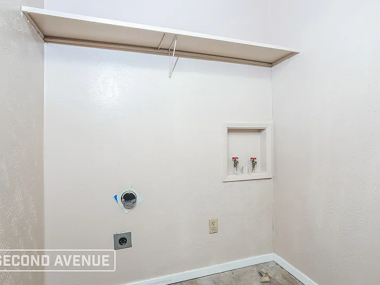 160 N Crestwood Blvd — Photo 16