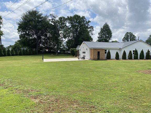 5th image of 110 Dogwood Ln
