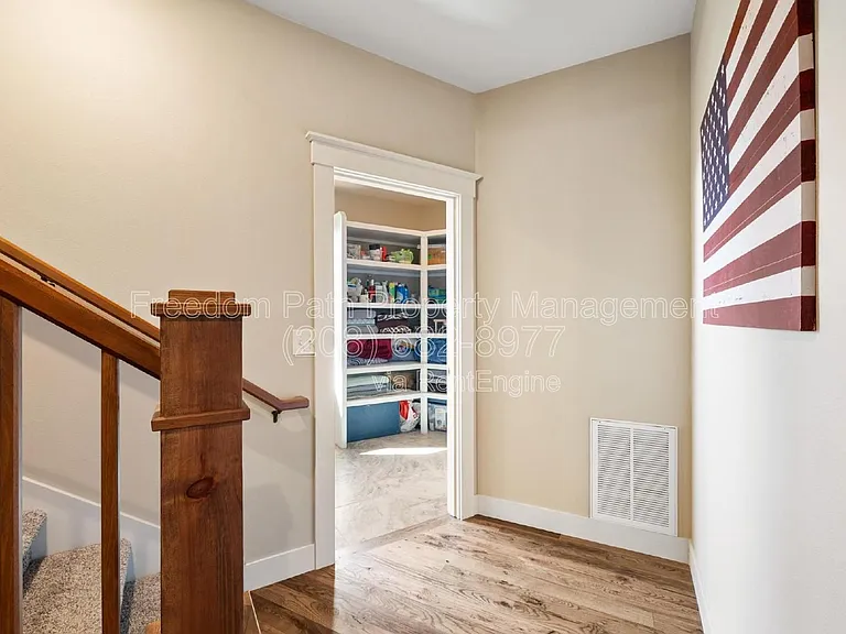 721 Sanctuary Hls — Photo 33