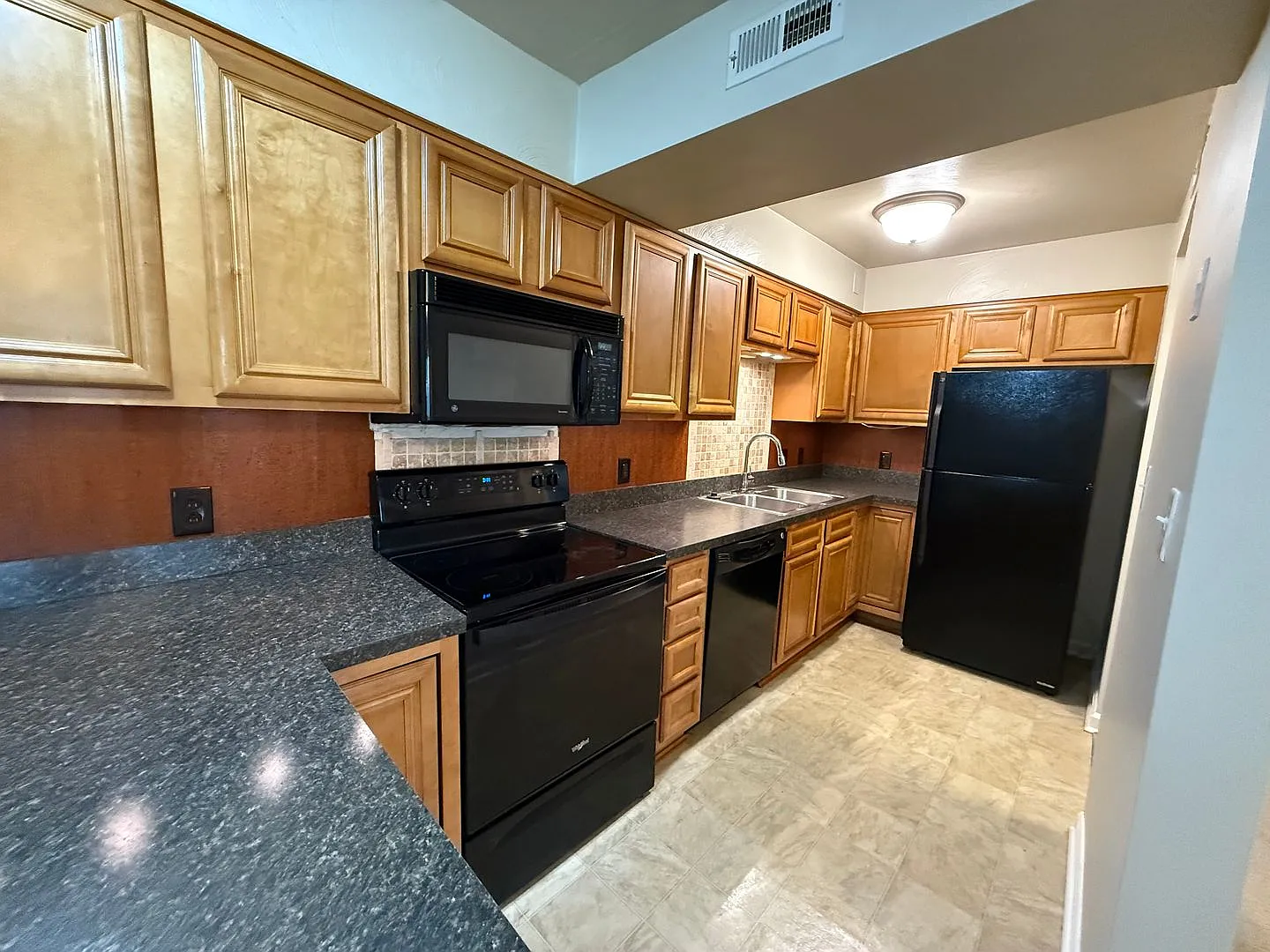 2 Bedroom, 1 Bath Condo — Photo 4