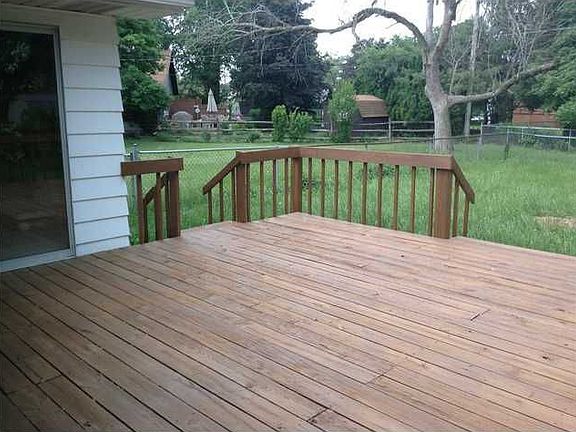 4th image of 1023 Village Dr