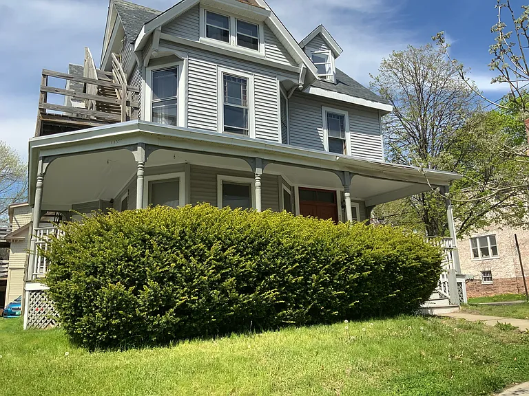 206 Maple St #4 — Photo 1
