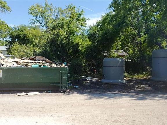 5th image of Garden St