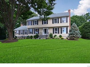 294 Orchard Hill Ln, Fairfield, CT 06824