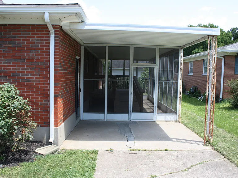 9300 Fern Creek Rd — Photo 33