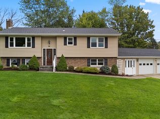64 Weymouth Ln, Johnson City, NY 13790