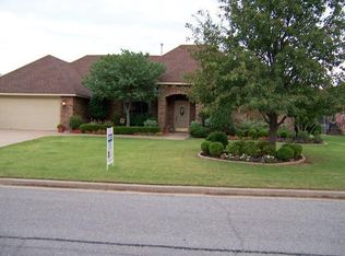 2328 NE 9th St, Lawton, OK 73507