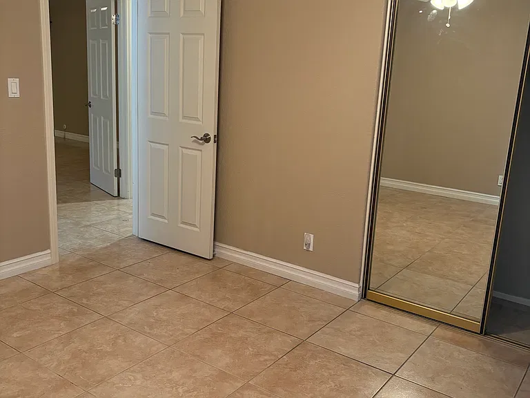 15431 Lorraine Way — Photo 13