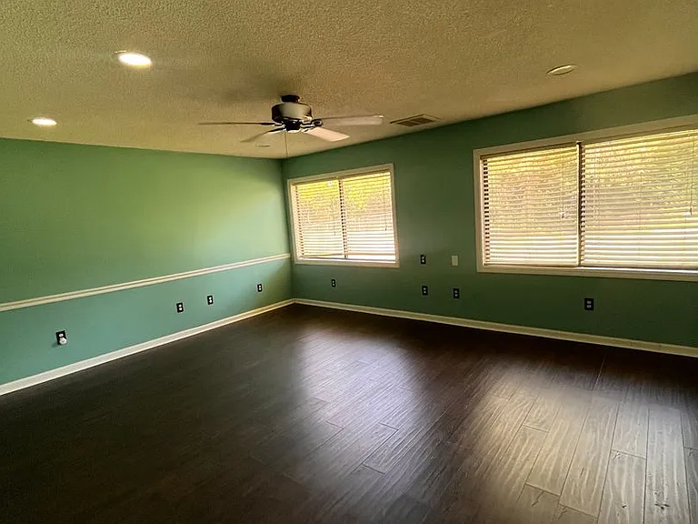 18 Peachtree St — Photo 12