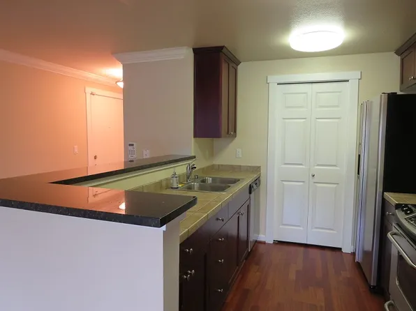 28300 18th Ave S #V104, Federal Way, WA 98003