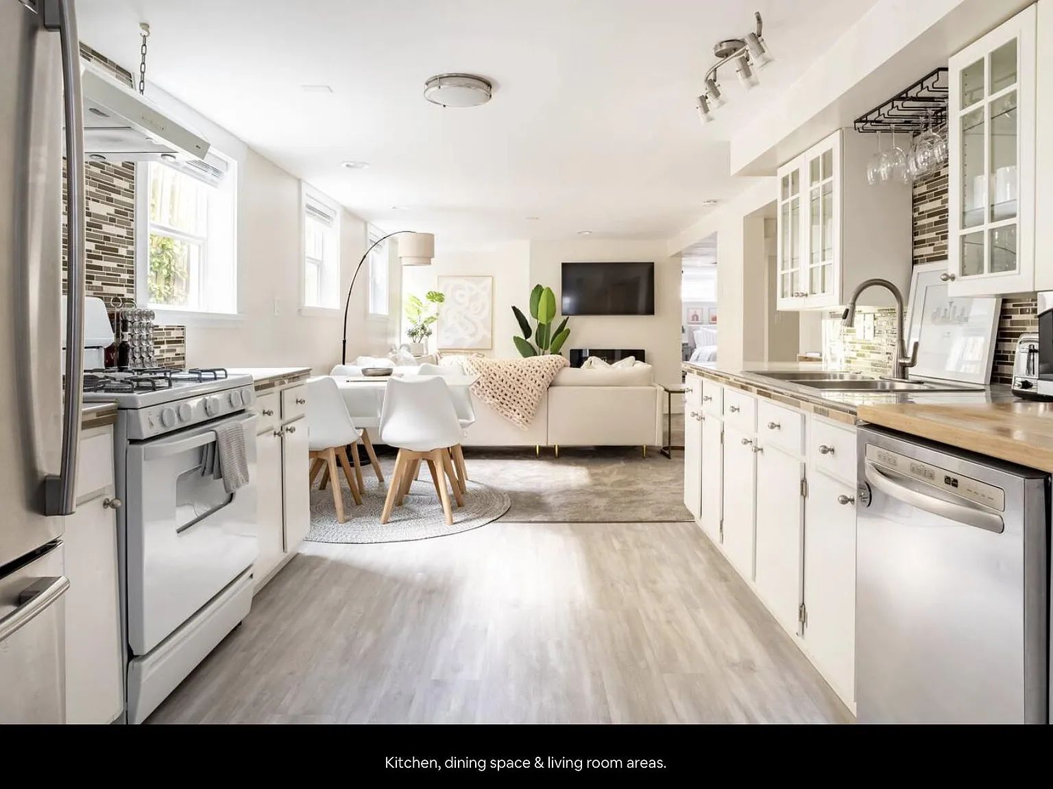 2 bed, 925 sqft, $4,250 — Photo 3