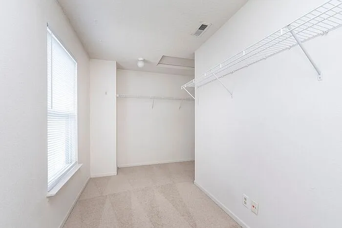 1943 Dutch Elm Dr — Photo 18