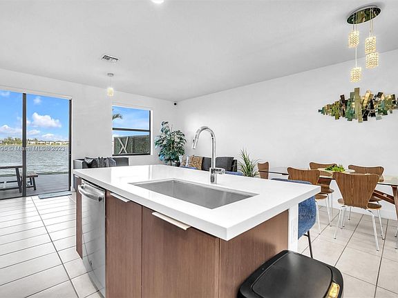 5th image of 15843 NW 90th Ct Unit 15843