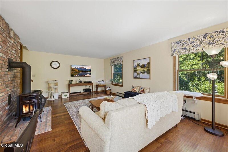 4th image of 43 Grace Moore Road