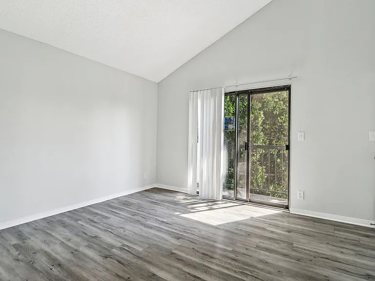 311 South New Hampshire Avenue — Photo 19