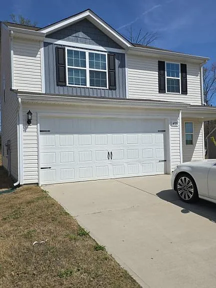 4715 Hazelburn Dr — Photo 1