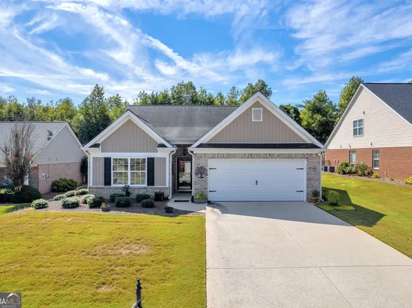 316 Lakeview Bend Cir, Jefferson, GA 30549