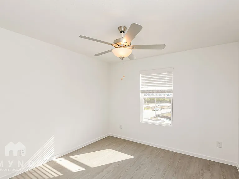 2700 Mistwood Dr — Photo 18