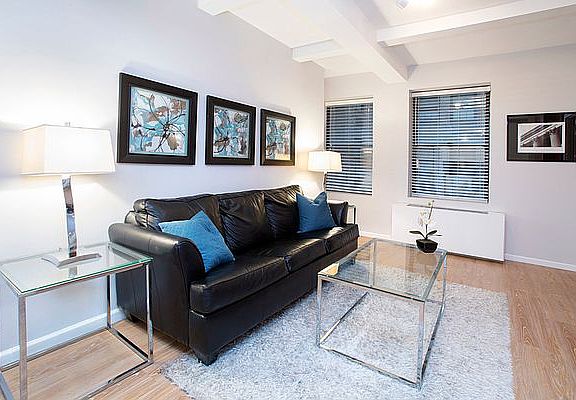 3rd image of 150 W 51st St APT 824