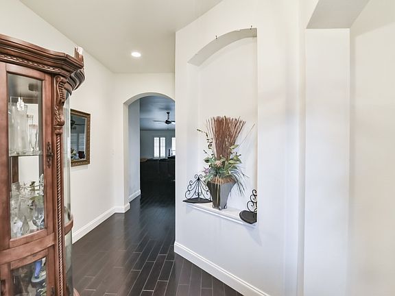 3rd image of 202 Wooded Meadow Ln