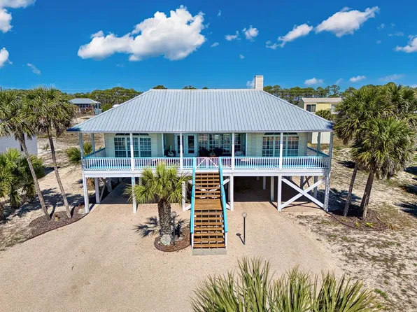 617 E Gorrie Dr, Saint George Island, FL 32328