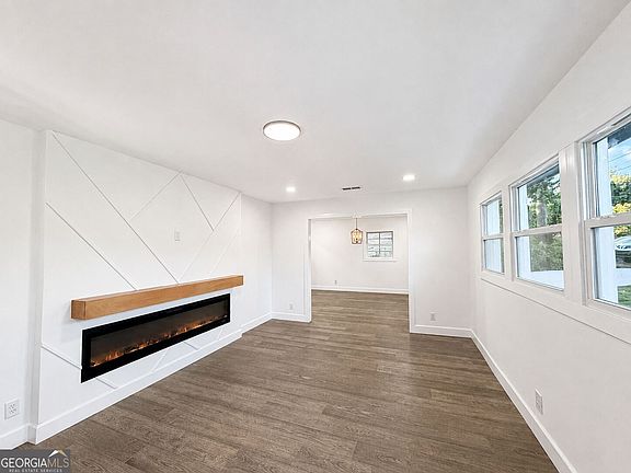 4th image of 519 N Briarcliff Rd