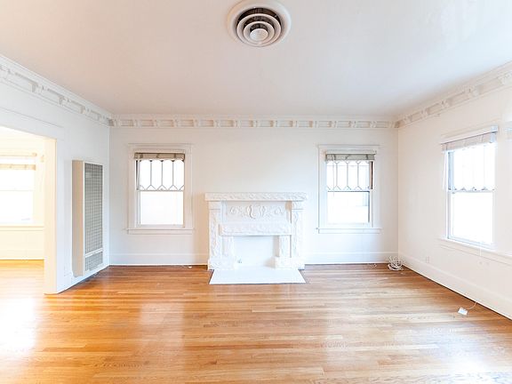 4th image of 431 S New Hampshire Ave #1/2