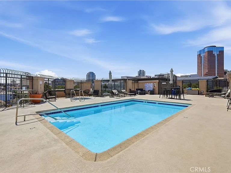 640 W 4th St — Photo 30