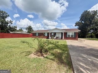 76 Burketts Ferry Rd, Hazlehurst, GA 31539
