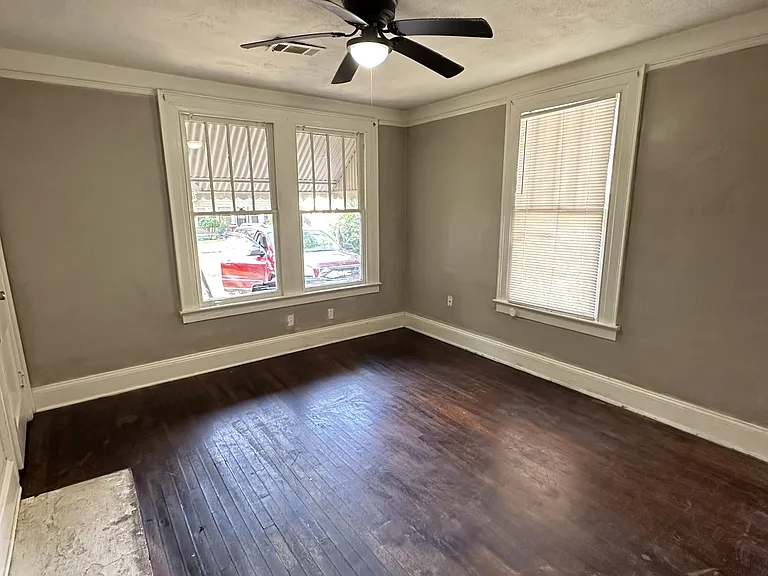 2509 Poplar St — Photo 6