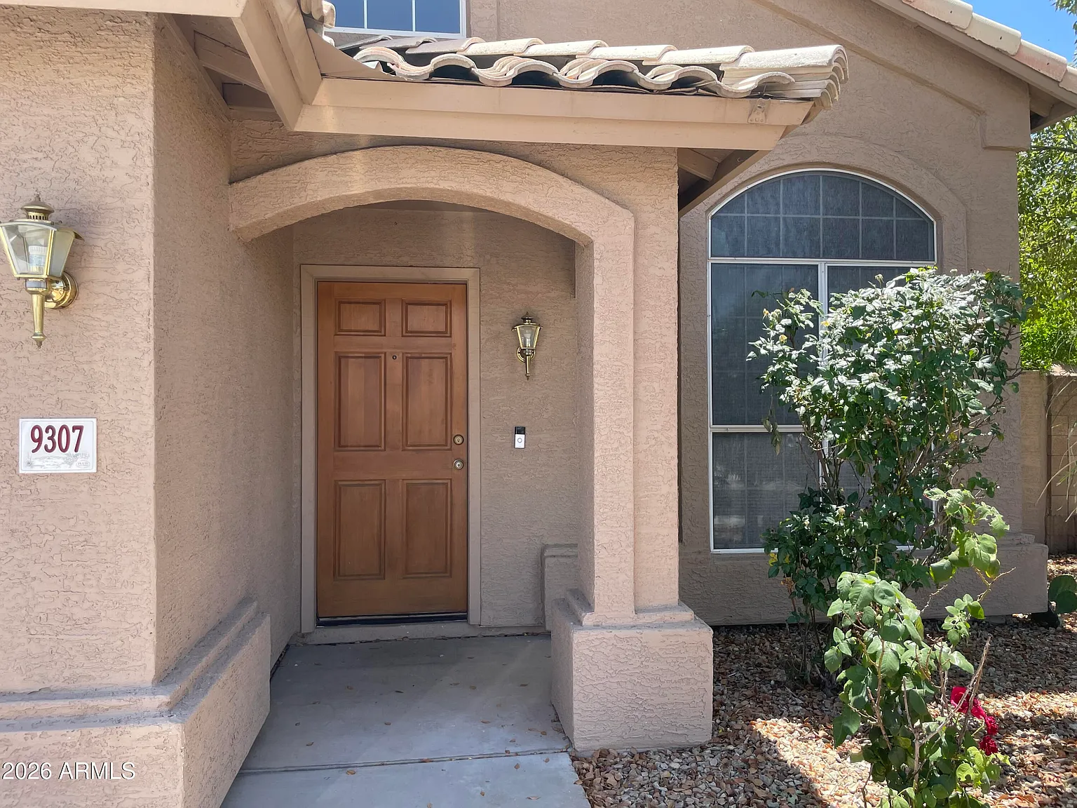 3 bed, 2.5 bath, 2119 sqft, $3,300 — Photo 2