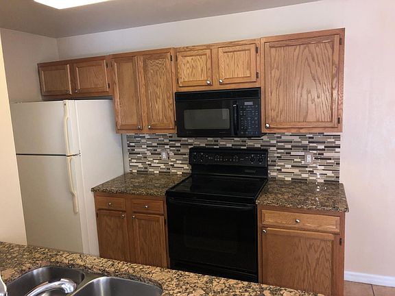 4th image of 6118 Westgate Dr APT 202