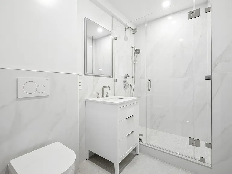 165 E 66th St #19A — Photo 18