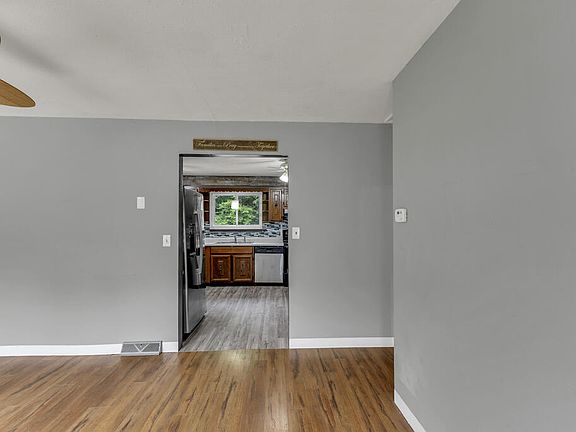 3rd image of 63 Kelly Ln