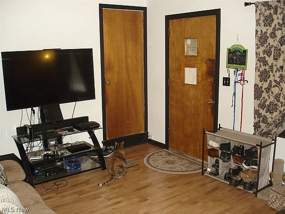 5th image of 3405 Ambert Ave