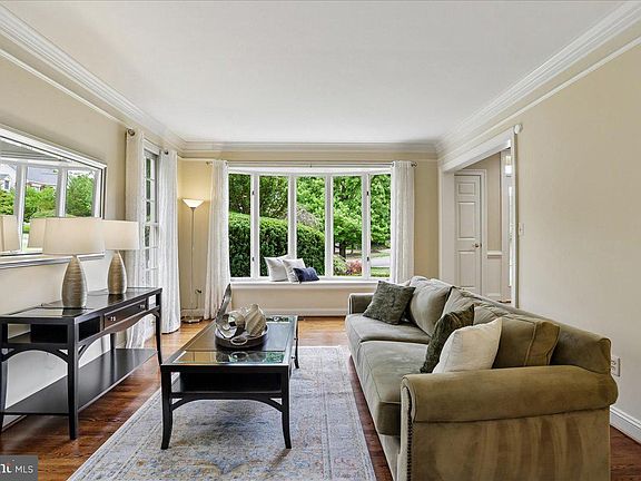 5th image of 6006 Manor Oak Way