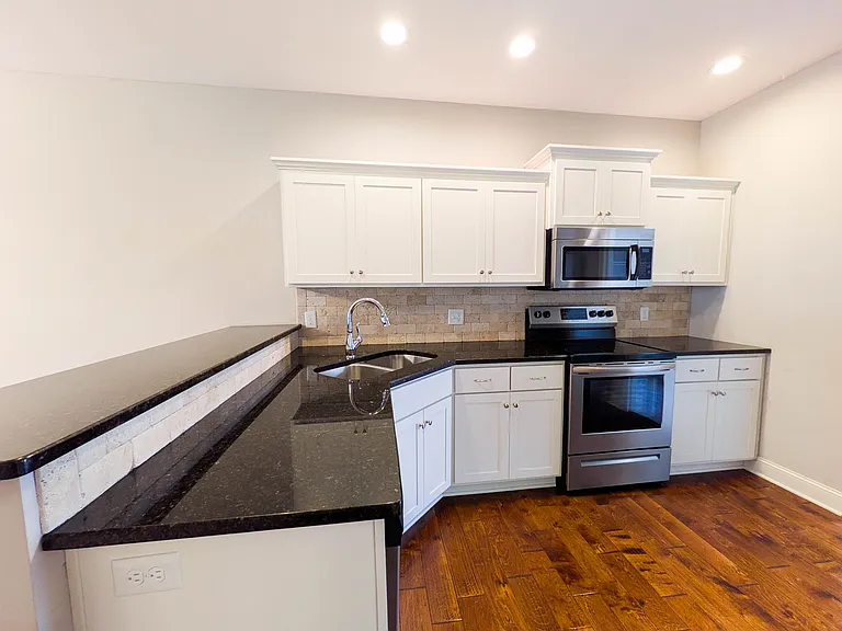 330 Parkview Pl — Photo 5
