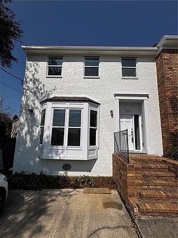 1st image of 325 Stafford Pl