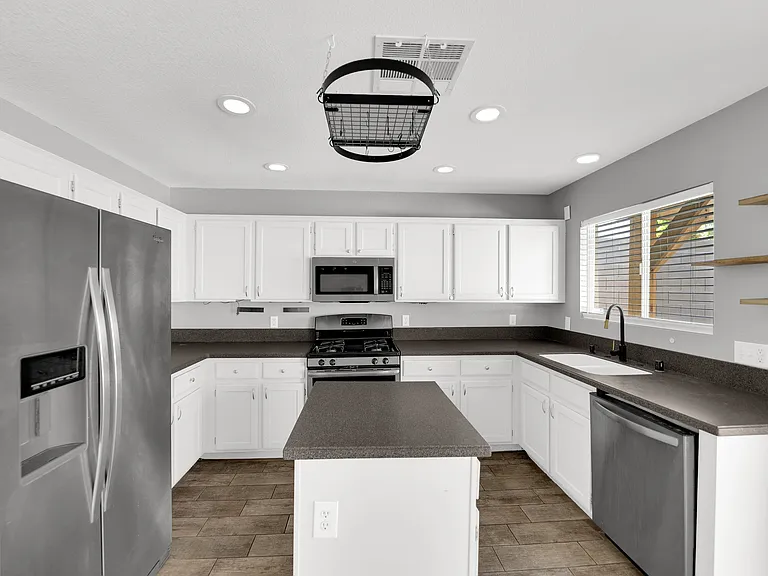 1913 Empoli Ct — Photo 11