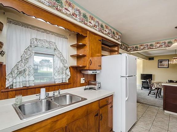 5th image of 10603 Lake Vista Dr