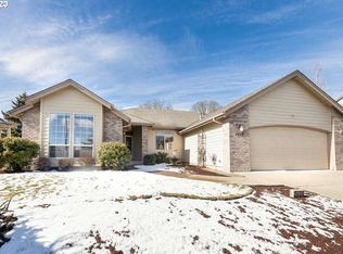 2459 SW Oakwood Dr, Dallas, OR 97338