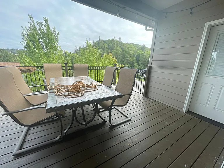 228 Winchester Creek Ave — Photo 58