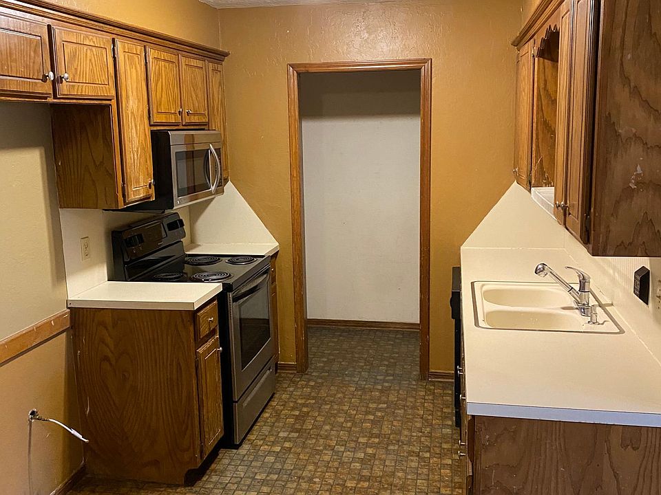 2nd image of 2624 Belknap Ave