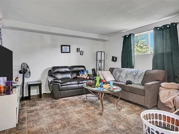 2nd image of 327 S AVENUE S