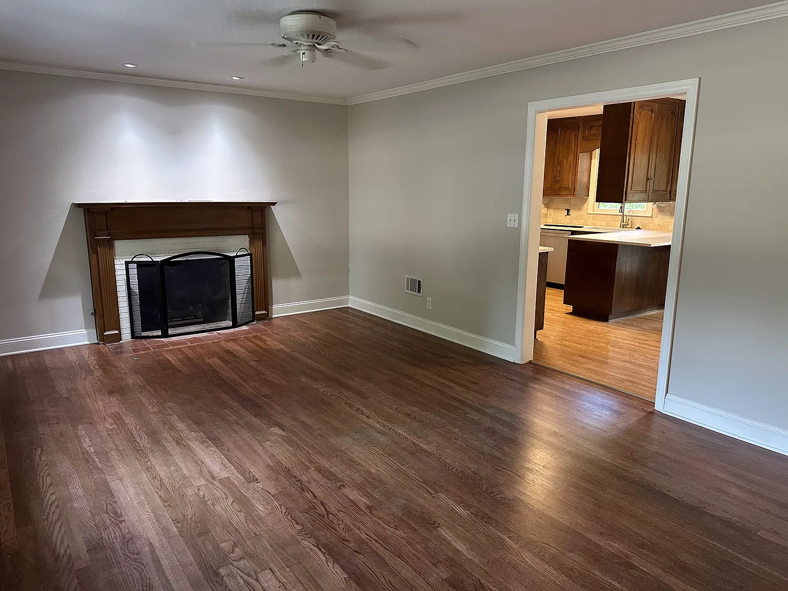 3 bed, 1690 sqft, $2,995 — Photo 3
