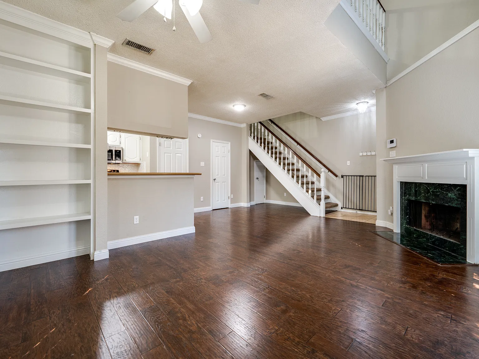 1 bed, 896 sqft, $1,550 — Photo 4