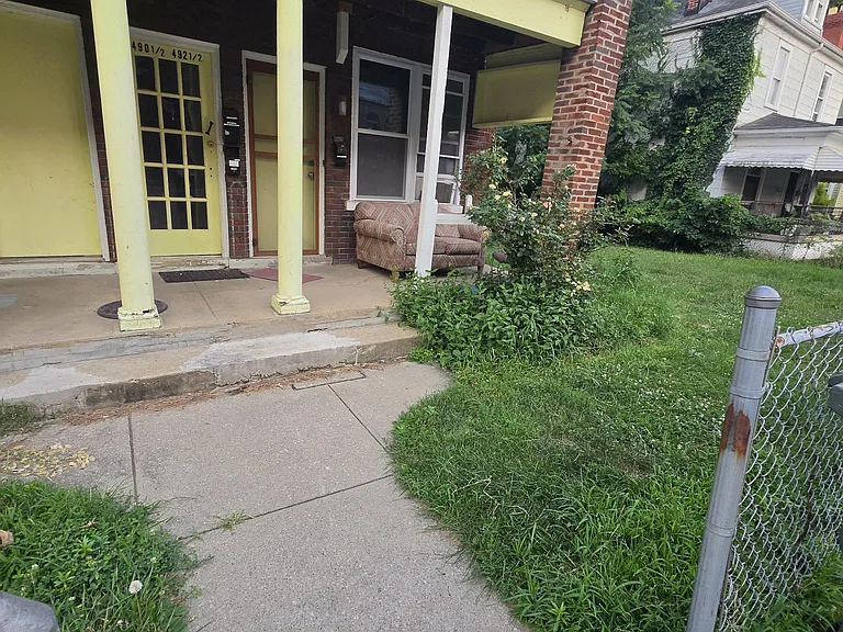 Seymour Ave — Photo 8