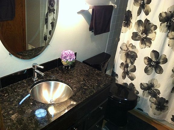 Upstairs Main bathroom 