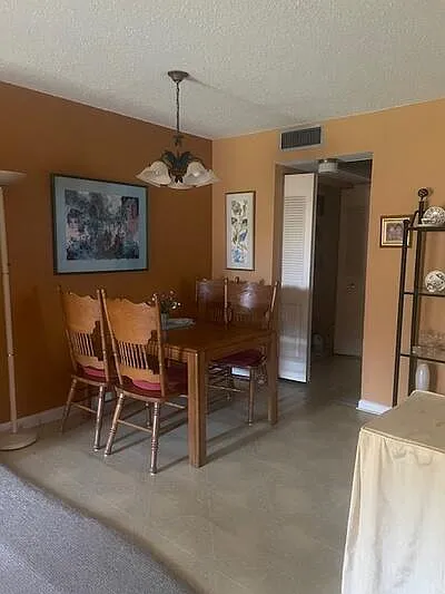 322 Windsor N #322 — Photo 5